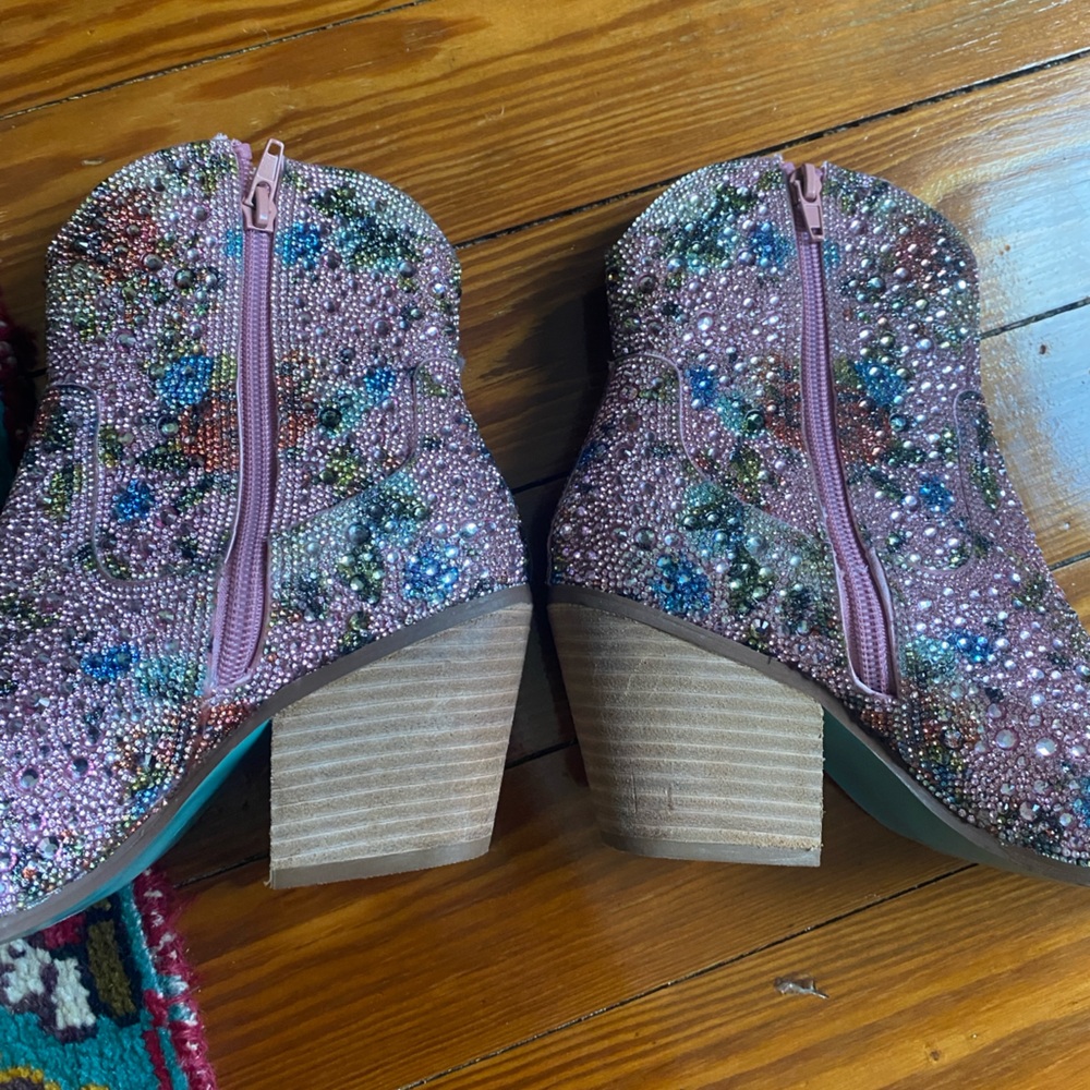Betsey Johnson Diva Floral Rhinestone Embellished Cowgirl Ankle Boots Size 7 - Picture 9 of 11